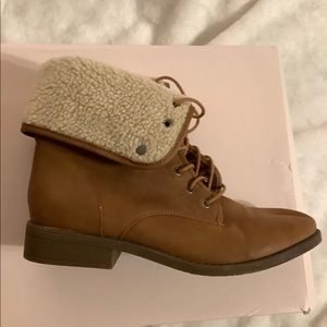 Just fab boots Womems Size 10 Lace up Boots
